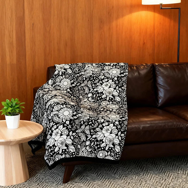 DIY Coloring Washable Fleece Throw Blanket, a Soft and Cozy Art Project Suitable for Both Kids and Adults
