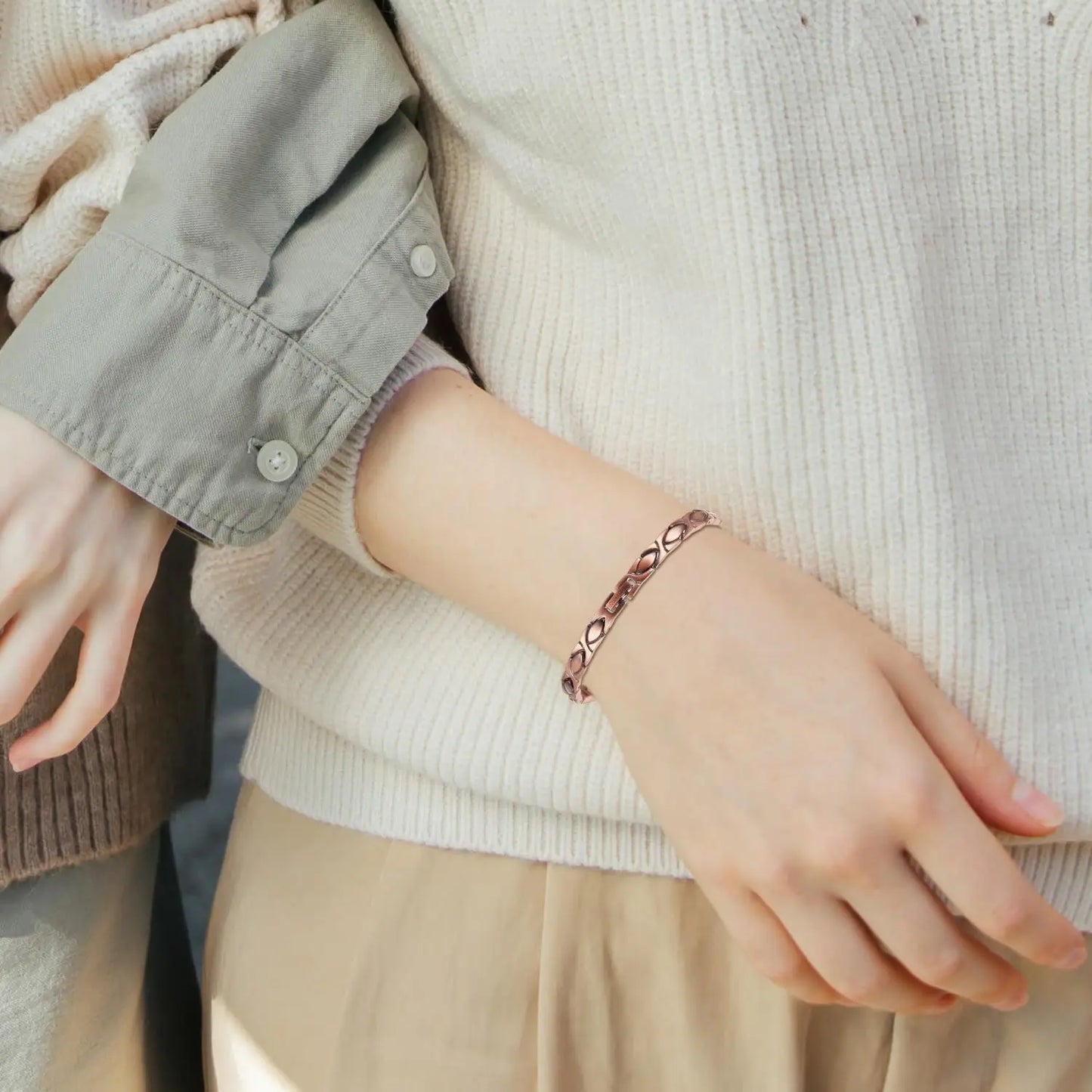 ARADOO Copper Bracelets for Women 99.9% Pure Copper Magnetic Adjustable Wristban